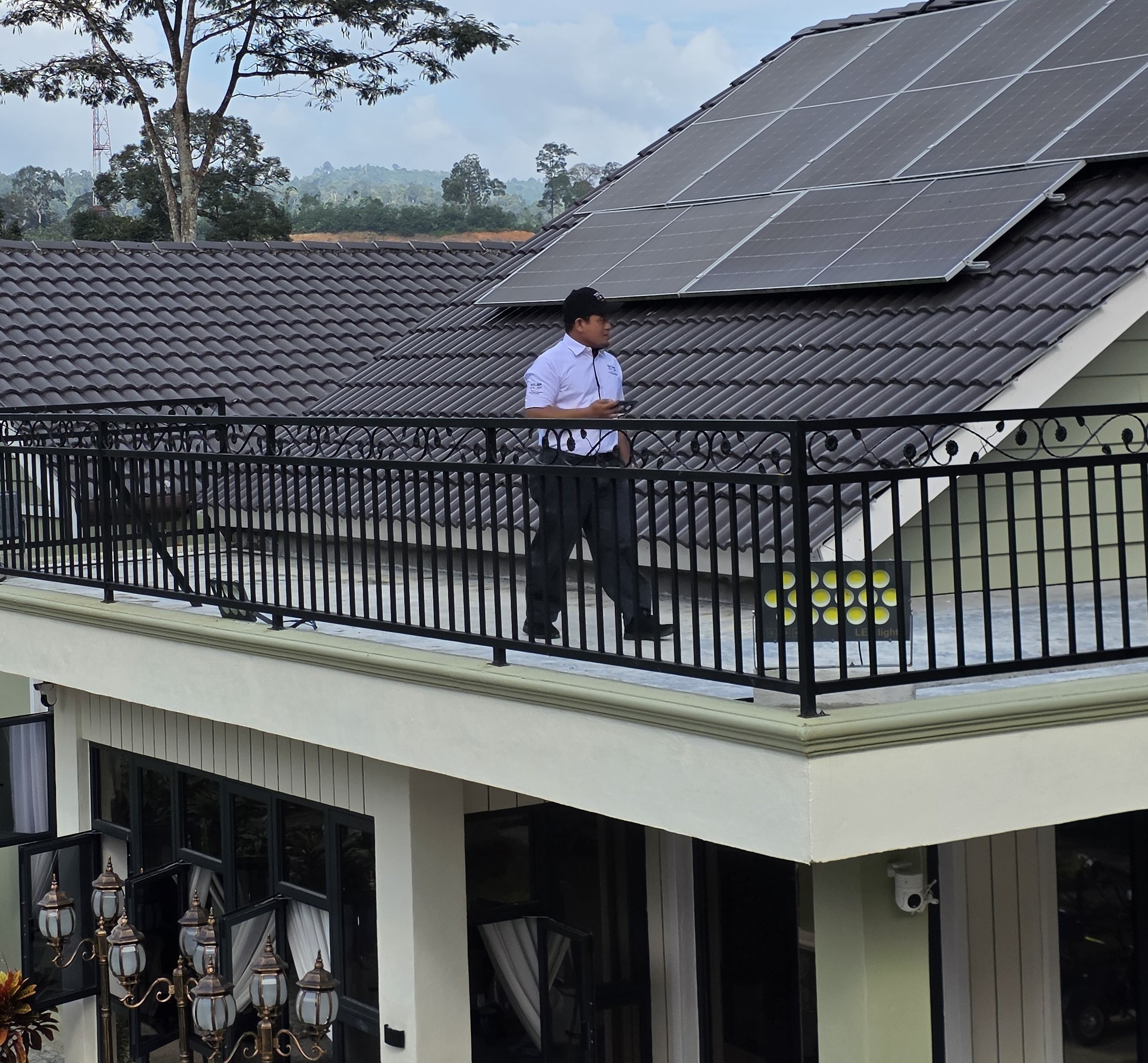 15 kWp Luxury Bungalow + BESS